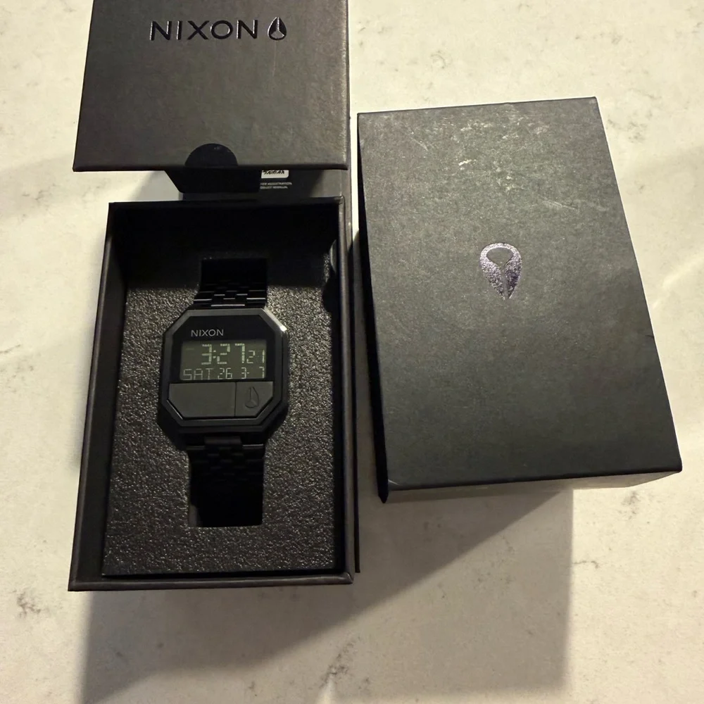Nixon New in Box Re-Run watch in the 